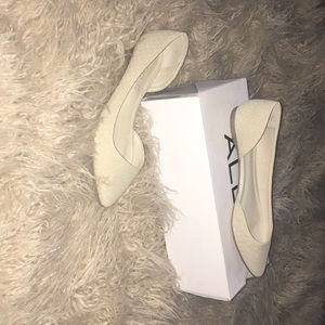 Cream Never Been worn ALDO flats